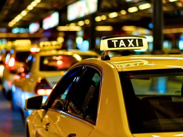 تاكسي